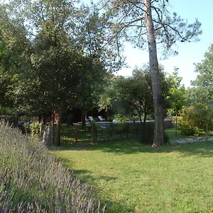 Bed & Breakfast Les Pierres Sauvages, Besse-sur-Issole